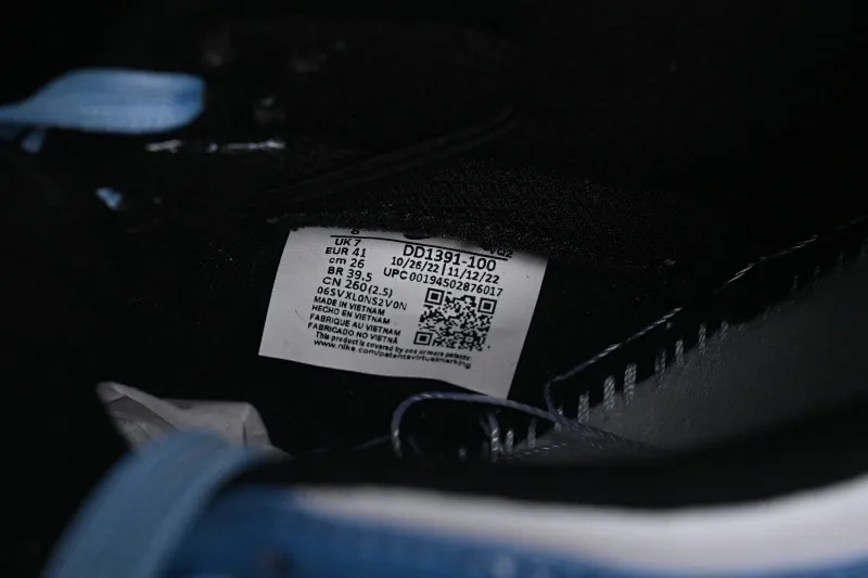All categories Nk SB Dunk Series Nk SB Dunk Low High-end customized low-top sneakers Nike SB Dunk Low white, black and blue straps low-top casual sneakers DD1391-100